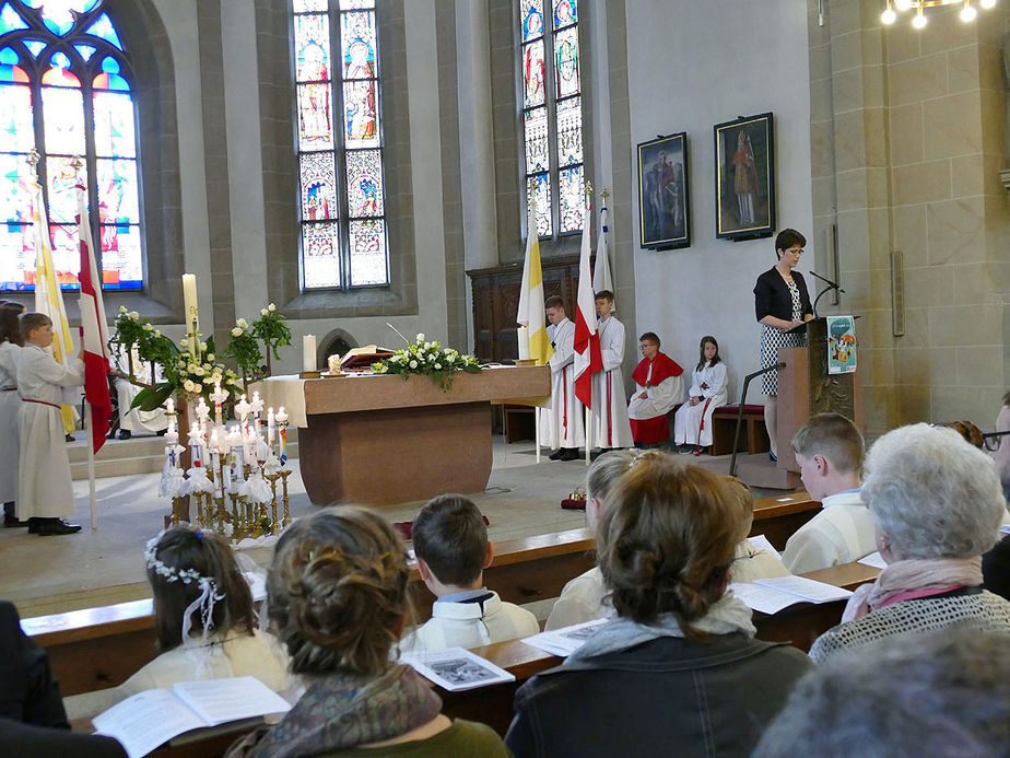 Feier der 1. Heiligen Kommunion in Sankt Crescentius (Foto: Karl-Franz Thiede)